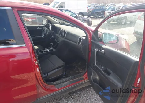 2018 Kia Sportage Lx z USA, uszkodzony, nr VIN KNDPM3AC2J7445796